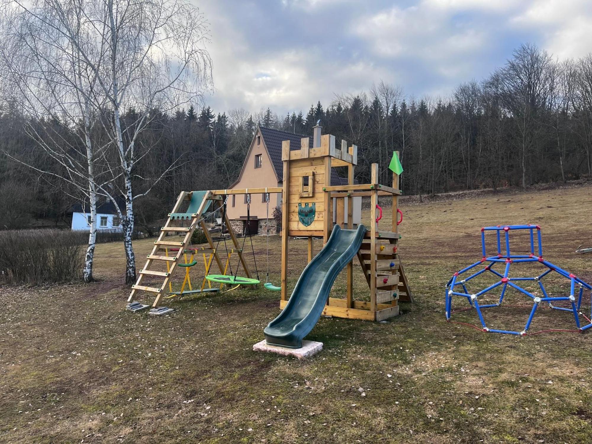 Na Vyhlidce * Zeleznice
